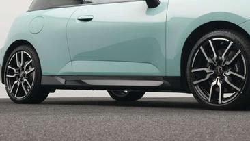 Mini Cooper SE JCW — photo 18