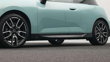 Mini Cooper SE JCW — photo 21