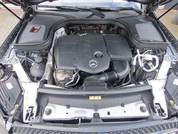 Mercedes GLC 220 AMG Line — photo 3
