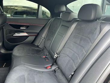 Mercedes Classe E 200 Night Edition — photo 12