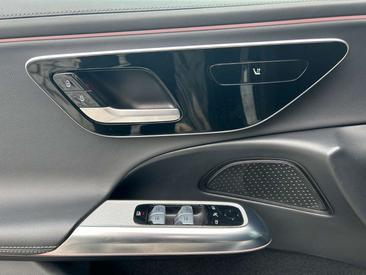 Mercedes Classe E 200 Night Edition — photo 13