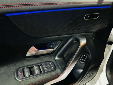 Mercedes CLA 220 AMG Line — photo 16