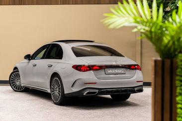 Mercedes Classe E 300 AMG Line — photo 13