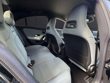 Mercedes CLA 200 Night Edition — photo 18