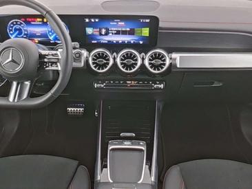 Mercedes EQB 300 AMG Line — photo 4