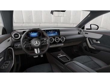 Mercedes CLA 180 AMG Line — photo 8