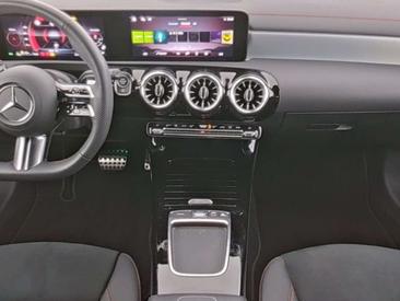 Mercedes CLA 220 Night Edition — photo 6