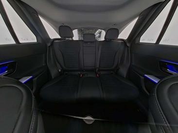 Mercedes GLC 300 Night Edition — photo 8