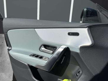 Mercedes CLA 200 Night Edition — photo 31