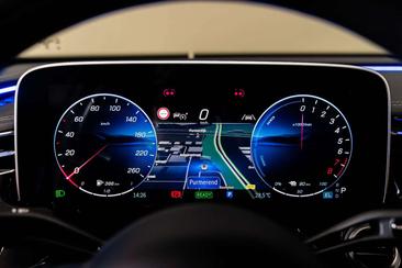 Mercedes Classe E 300 AMG Line — photo 38