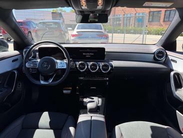 Mercedes CLA 200 Night Edition — photo 17