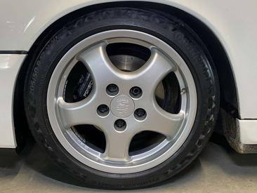 Porsche 964 CARRERA 4 — photo 6