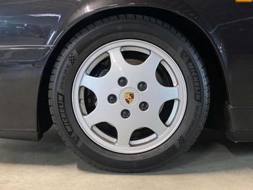 Porsche 964 CARRERA 4 — photo 8