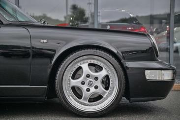 Porsche 964 CARRERA 4 — photo 32