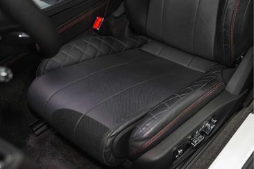 Bentley Continental GT V8 — photo 13
