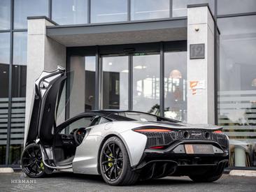 McLaren Artura — photo 12