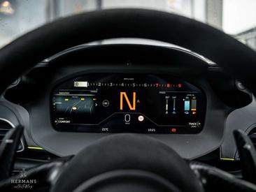McLaren Artura — photo 22