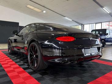 Bentley Continental GT V8 Mulliner — photo 9
