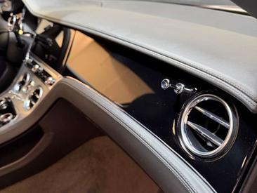 Bentley Continental GT V8 Mulliner — photo 27