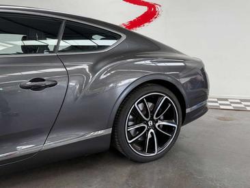Bentley Continental GT V8 — photo 9