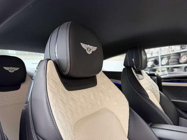 Bentley Continental GT V8 — photo 13