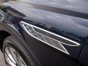 Bentley Bentayga V8 Mulliner — photo 14