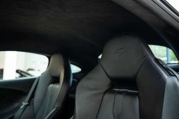 McLaren 570S — photo 28
