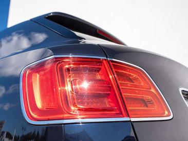 Bentley Bentayga — photo 15