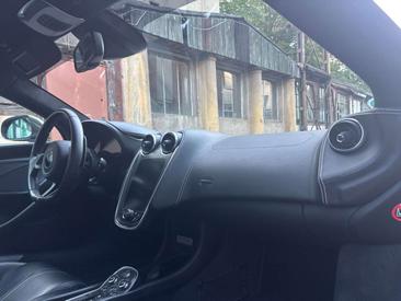 McLaren 570S — photo 25