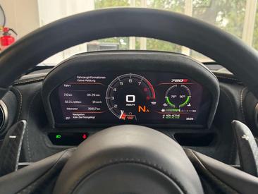 McLaren 720S — photo 17