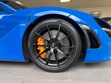 McLaren 720S — photo 22