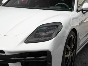 Porsche Panamera III 4 E-Hybrid — photo 11