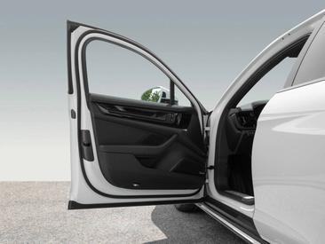 Porsche Panamera III 4 E-Hybrid — photo 20