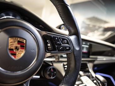Porsche Panamera II 4 E-Hybrid — photo 22