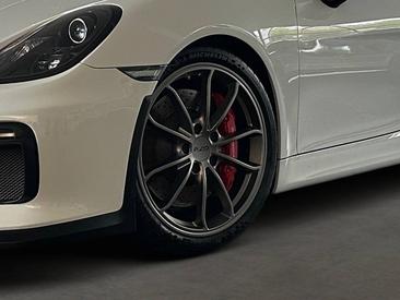 Porsche 981 Cayman Cayman GT4 — photo 9