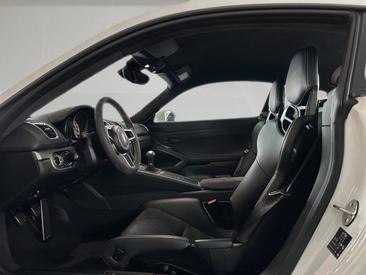 Porsche 981 Cayman Cayman GT4 — photo 13