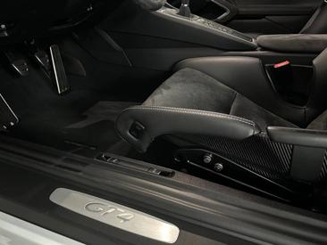 Porsche 981 Cayman Cayman GT4 — photo 15