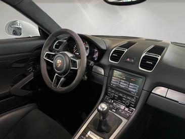 Porsche 981 Cayman Cayman GT4 — photo 17