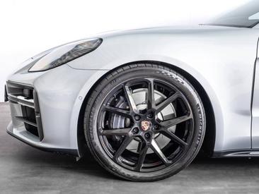 Porsche Panamera III 4 E-Hybrid — photo 7