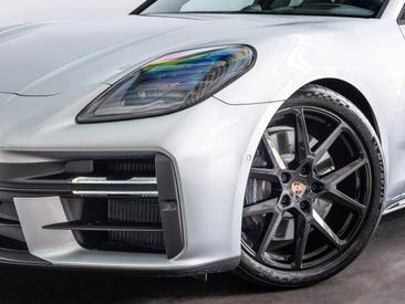 Porsche Panamera III 4 E-Hybrid — photo 8