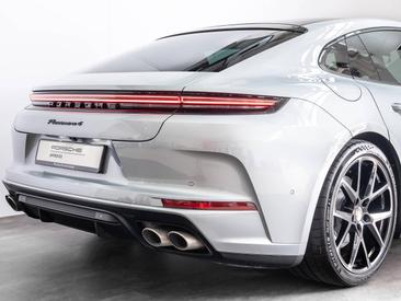 Porsche Panamera III 4 E-Hybrid — photo 9