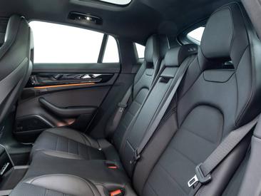 Porsche Panamera III 4 E-Hybrid — photo 19