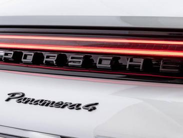 Porsche Panamera III 4 E-Hybrid — photo 22