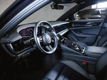 Porsche Panamera III 4 E-Hybrid — photo 15