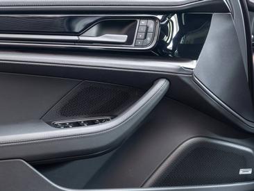 Porsche Panamera III 4 E-Hybrid — photo 25