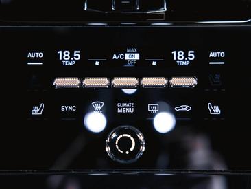 Porsche Panamera III 4 E-Hybrid — photo 21