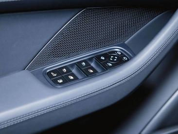 Porsche Panamera III 4 E-Hybrid — photo 25