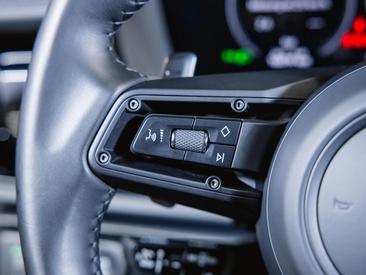 Porsche Panamera III 4 E-Hybrid — photo 31