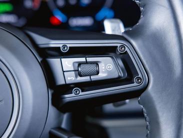 Porsche Panamera III 4 E-Hybrid — photo 33