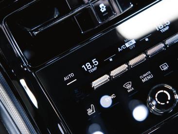 Porsche Panamera III 4 E-Hybrid — photo 40